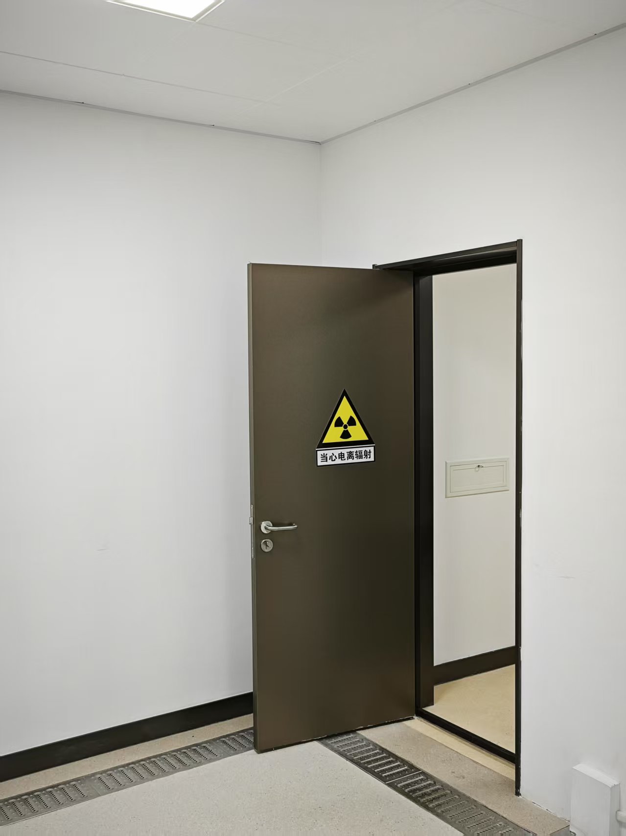 新疆CT室手动单开防护铅门
